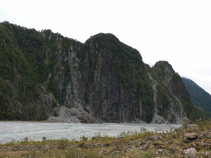 12.28- Les abords du glacier.JPG